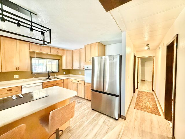 2383 Blue Pool Way, Chiloquin, OR 97624