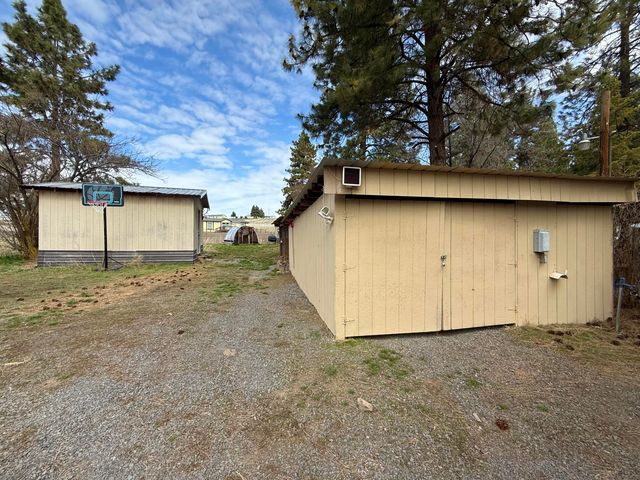2383 Blue Pool Way, Chiloquin, OR 97624