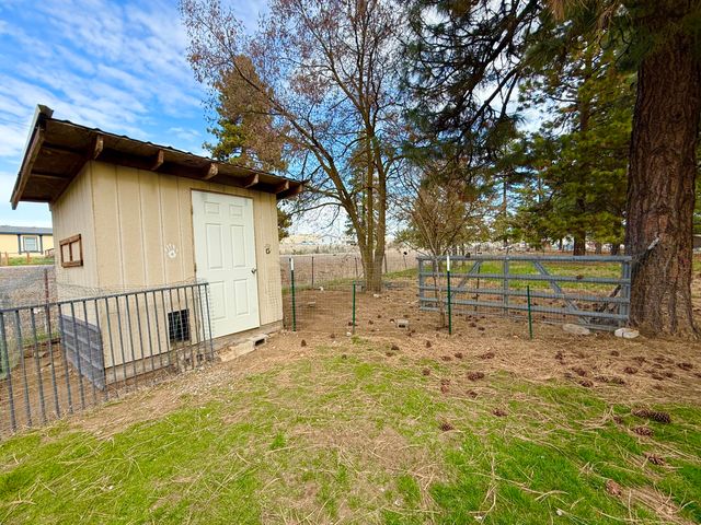 2383 Blue Pool Way, Chiloquin, OR 97624