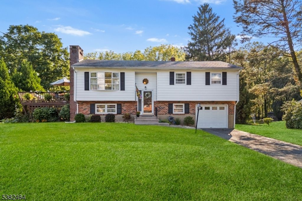 11 Norfolk Ave, Washington Twp., NJ 07882
