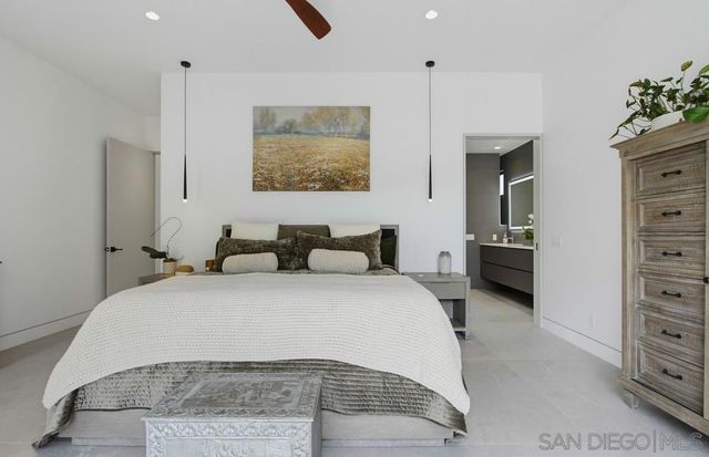 5065 67 Los Robles Dr., Carlsbad, CA 92008