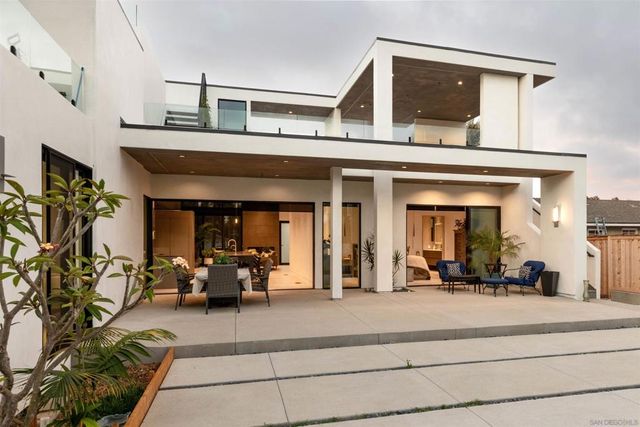 5065 67 Los Robles Dr., Carlsbad, CA 92008