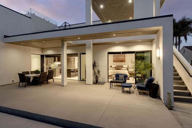 5065 67 Los Robles Dr., Carlsbad, CA 92008