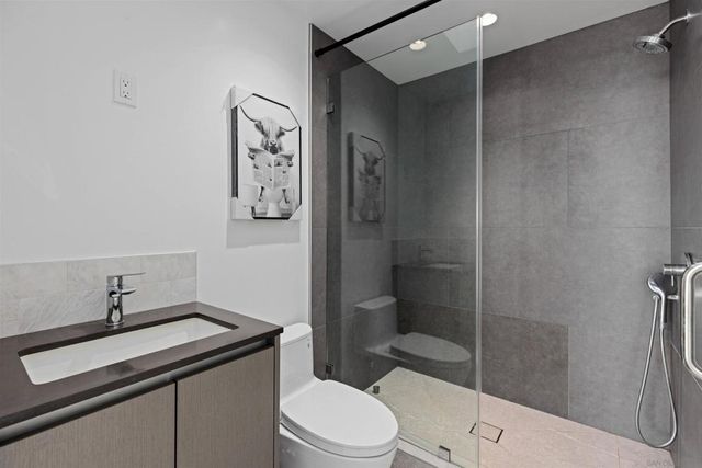5065 67 Los Robles Dr., Carlsbad, CA 92008