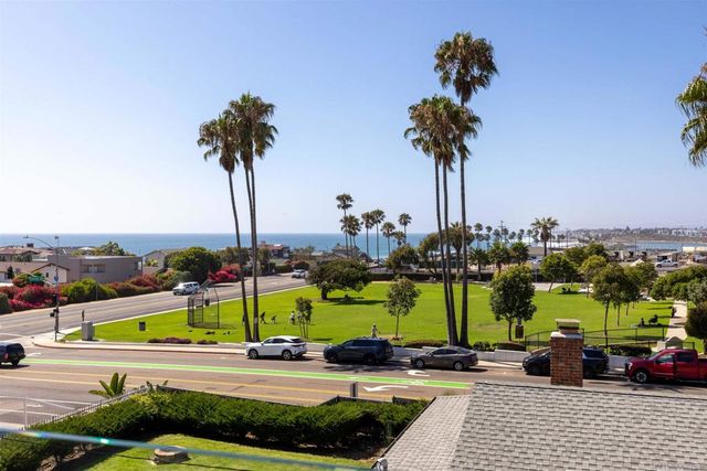 5065 67 Los Robles Dr., Carlsbad, CA 92008