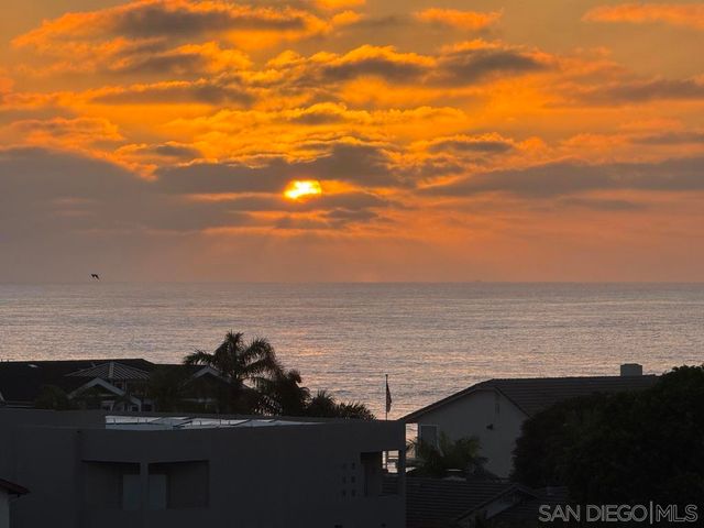 5065 67 Los Robles Dr., Carlsbad, CA 92008