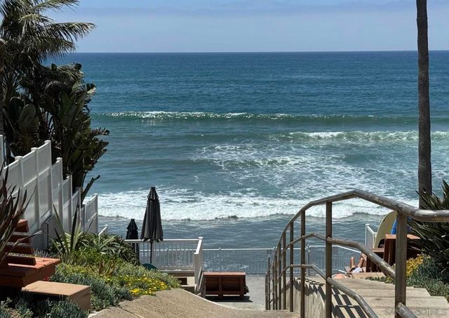 5065 67 Los Robles Dr., Carlsbad, CA 92008