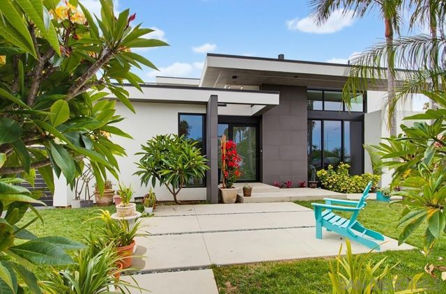 5065 67 Los Robles Dr., Carlsbad, CA 92008