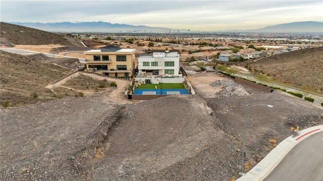 1050 Vincenzo Lane, Henderson, NV 89012