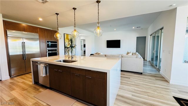 9836 Starlight Ridge Avenue, Las Vegas, NV 89148