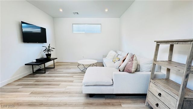 9836 Starlight Ridge Avenue, Las Vegas, NV 89148