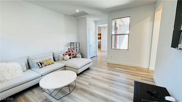 9836 Starlight Ridge Avenue, Las Vegas, NV 89148