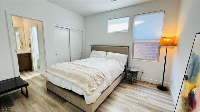 9836 Starlight Ridge Avenue, Las Vegas, NV 89148