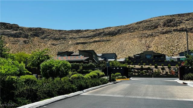 9836 Starlight Ridge Avenue, Las Vegas, NV 89148