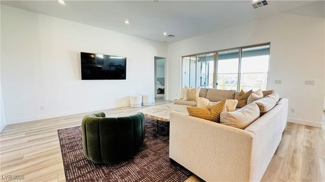 9836 Starlight Ridge Avenue, Las Vegas, NV 89148