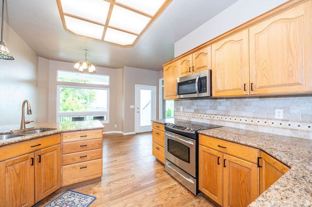 869 E 3350 N, North Ogden, UT 84414