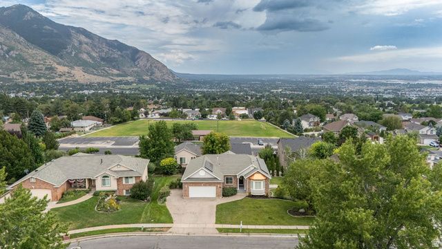 869 E 3350 N, North Ogden, UT 84414