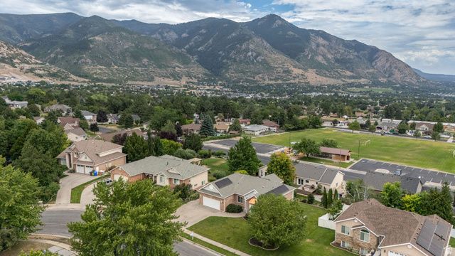 869 E 3350 N, North Ogden, UT 84414