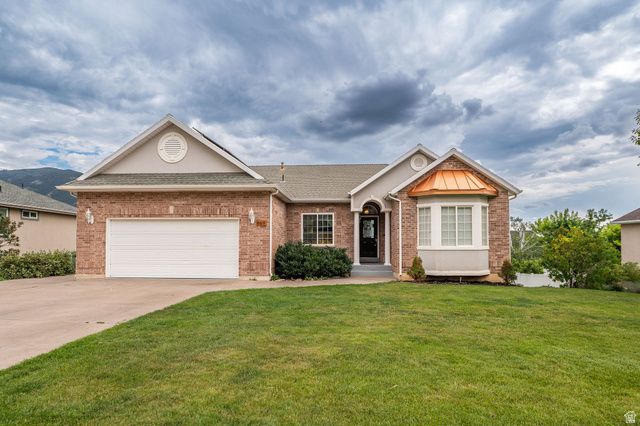 869 E 3350 N, North Ogden, UT 84414