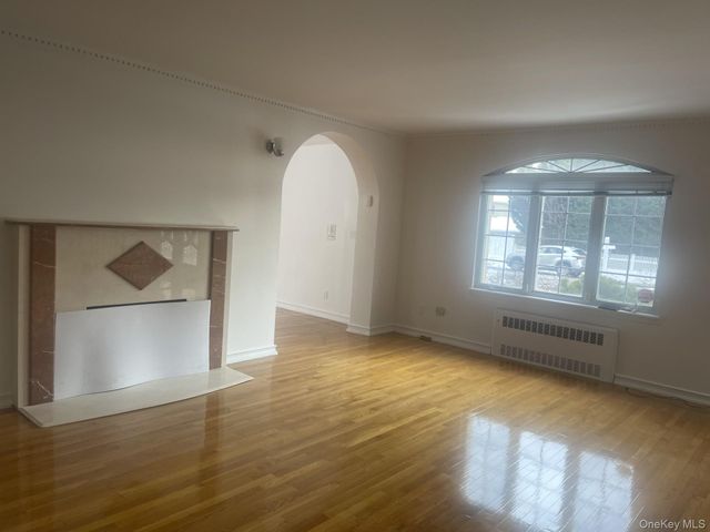 314 Main St, East Rockaway, NY 11518