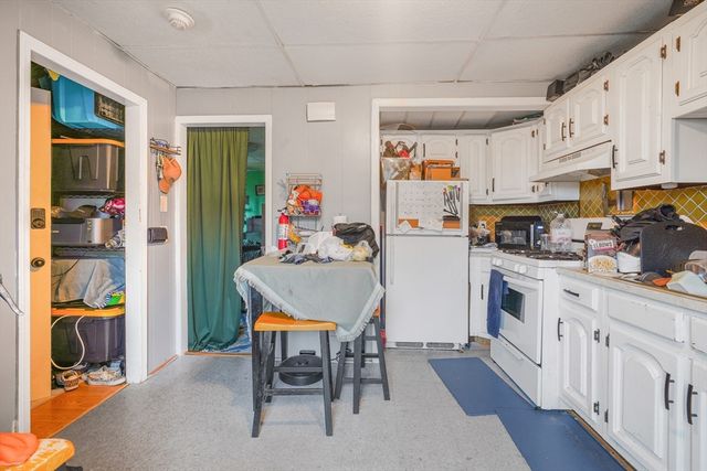 39 Highland St, Pawtucket, RI 02860