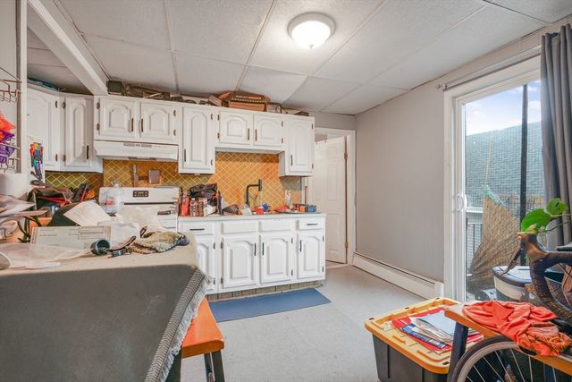 39 Highland St, Pawtucket, RI 02860