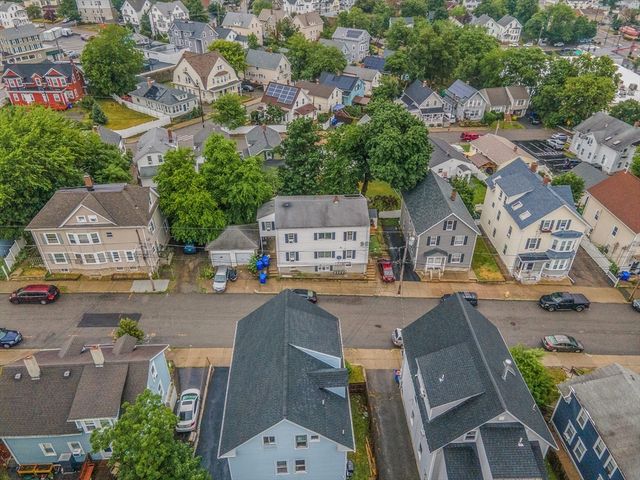 39 Highland St, Pawtucket, RI 02860