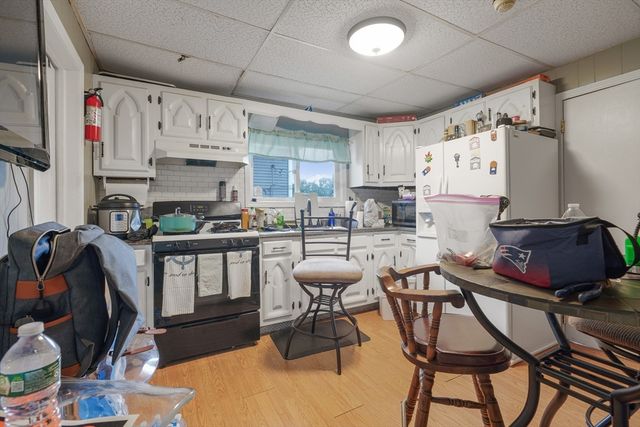 39 Highland St, Pawtucket, RI 02860