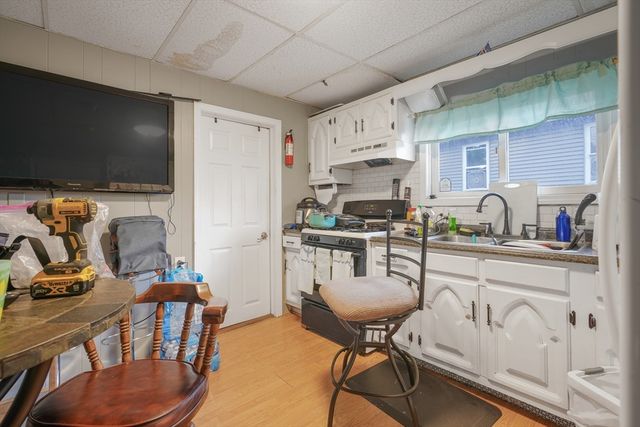 39 Highland St, Pawtucket, RI 02860