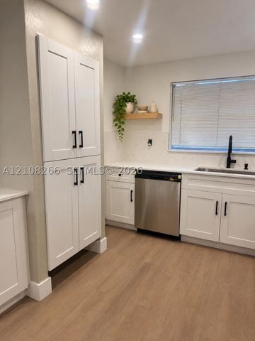 9721 Sunrise Lakes Blvd 108, Sunrise, FL 33322