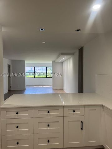 9721 Sunrise Lakes Blvd 108, Sunrise, FL 33322