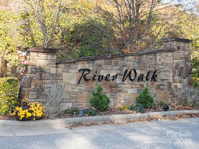 28 Stone River Drive, Asheville, NC 28804