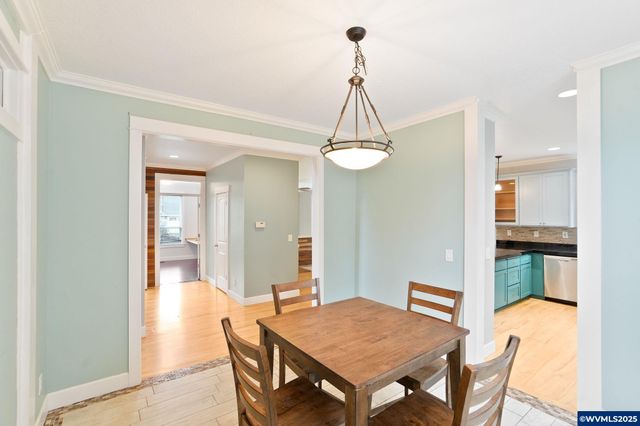 1321 Chapman Hill Dr NW, Salem, OR 97304