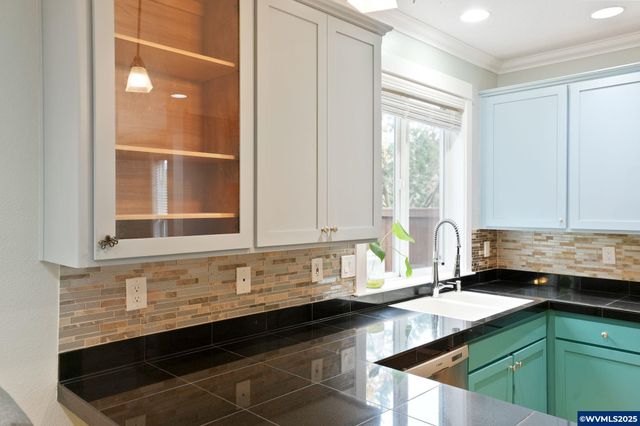 1321 Chapman Hill Dr NW, Salem, OR 97304