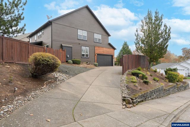 1321 Chapman Hill Dr NW, Salem, OR 97304