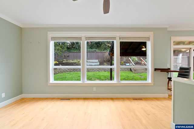 1321 Chapman Hill Dr NW, Salem, OR 97304