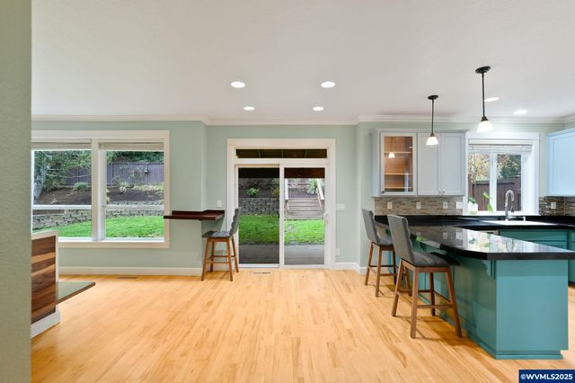 1321 Chapman Hill Dr NW, Salem, OR 97304