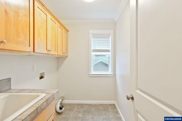 1321 Chapman Hill Dr NW, Salem, OR 97304