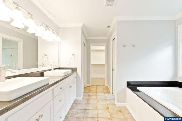 1321 Chapman Hill Dr NW, Salem, OR 97304