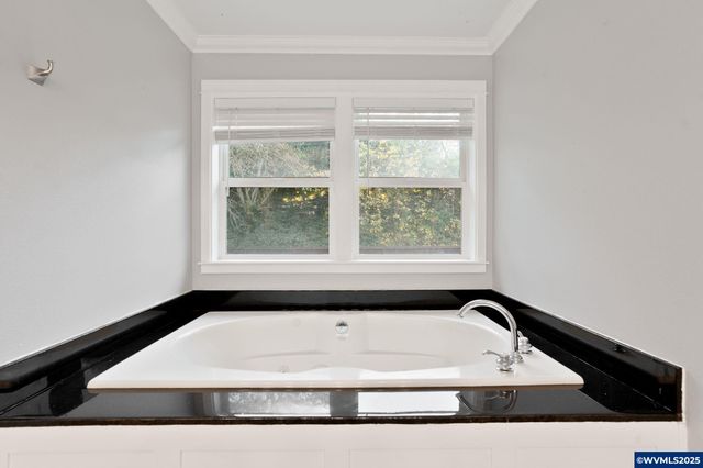 1321 Chapman Hill Dr NW, Salem, OR 97304