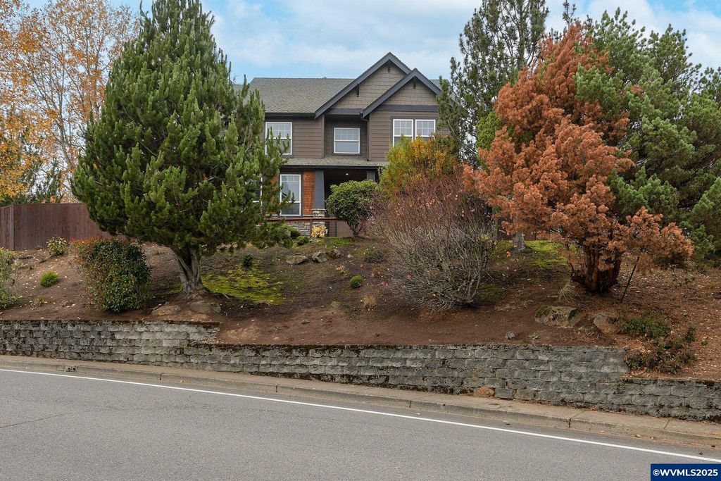 1321 Chapman Hill Dr NW, Salem, OR 97304