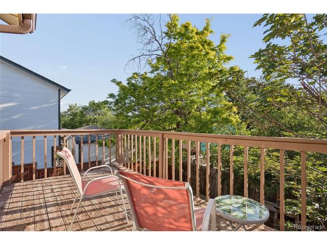 993 S Oakland Ct, Aurora, CO 80012