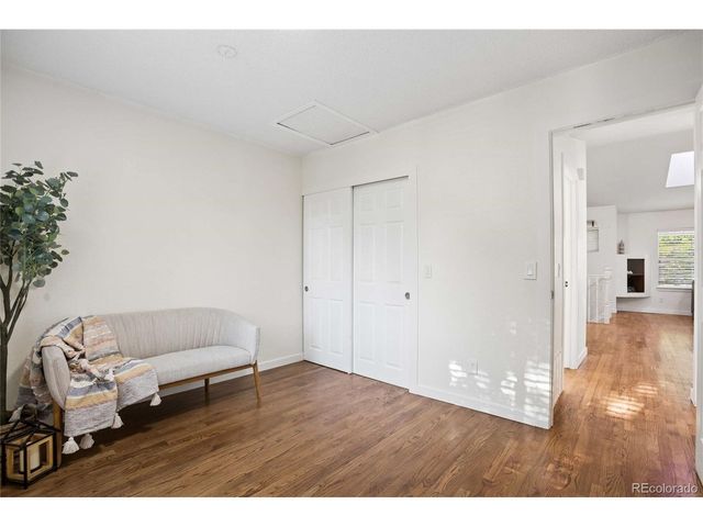 993 S Oakland Ct, Aurora, CO 80012