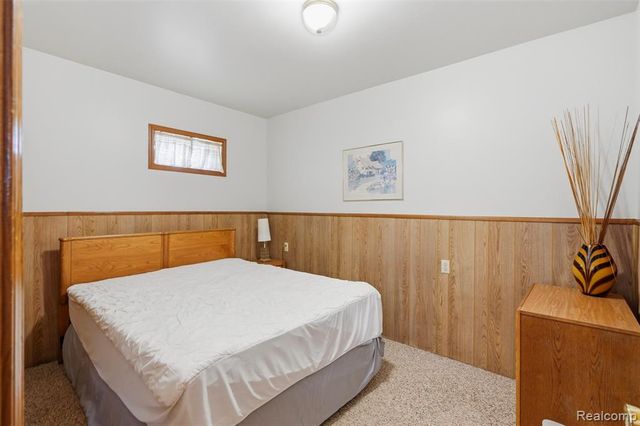 11044 Grand River Avenue, Brighton, MI 48116
