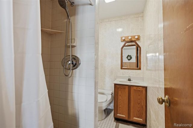 11044 Grand River Avenue, Brighton, MI 48116