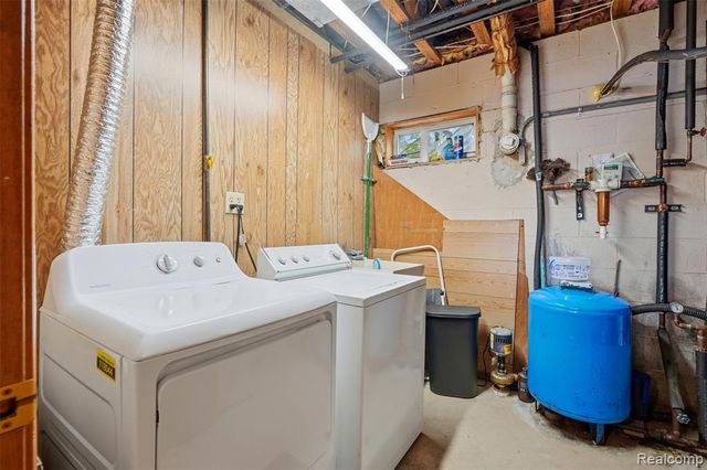 11044 Grand River Avenue, Brighton, MI 48116