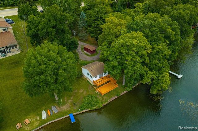 11044 Grand River Avenue, Brighton, MI 48116