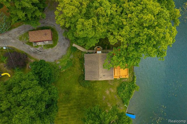 11044 Grand River Avenue, Brighton, MI 48116