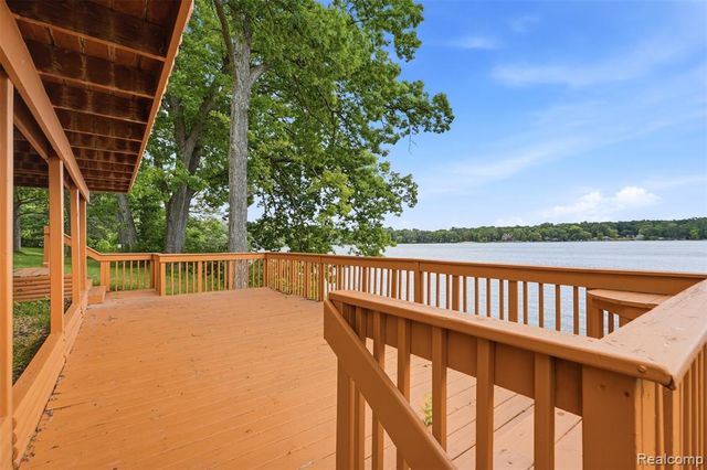 11044 Grand River Avenue, Brighton, MI 48116