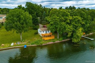 11044 Grand River Avenue, Brighton, MI 48116